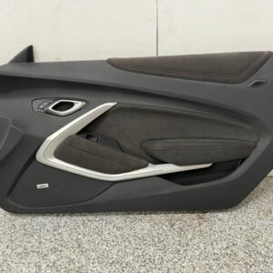 2020 Camaro ZL1 RH Passenger Leather Insert Door Panel Suede Accents 4k miles