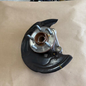 2010-2015 Chevrolet Camaro SS LH Driver Front Spindle Knuckle Hub GM